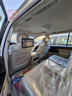 تۆیۆتا لاند کروزەر